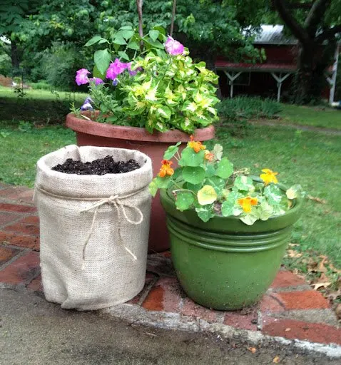 Turn a 5 Gallon Bucket to a Burlap Planter for Pennies