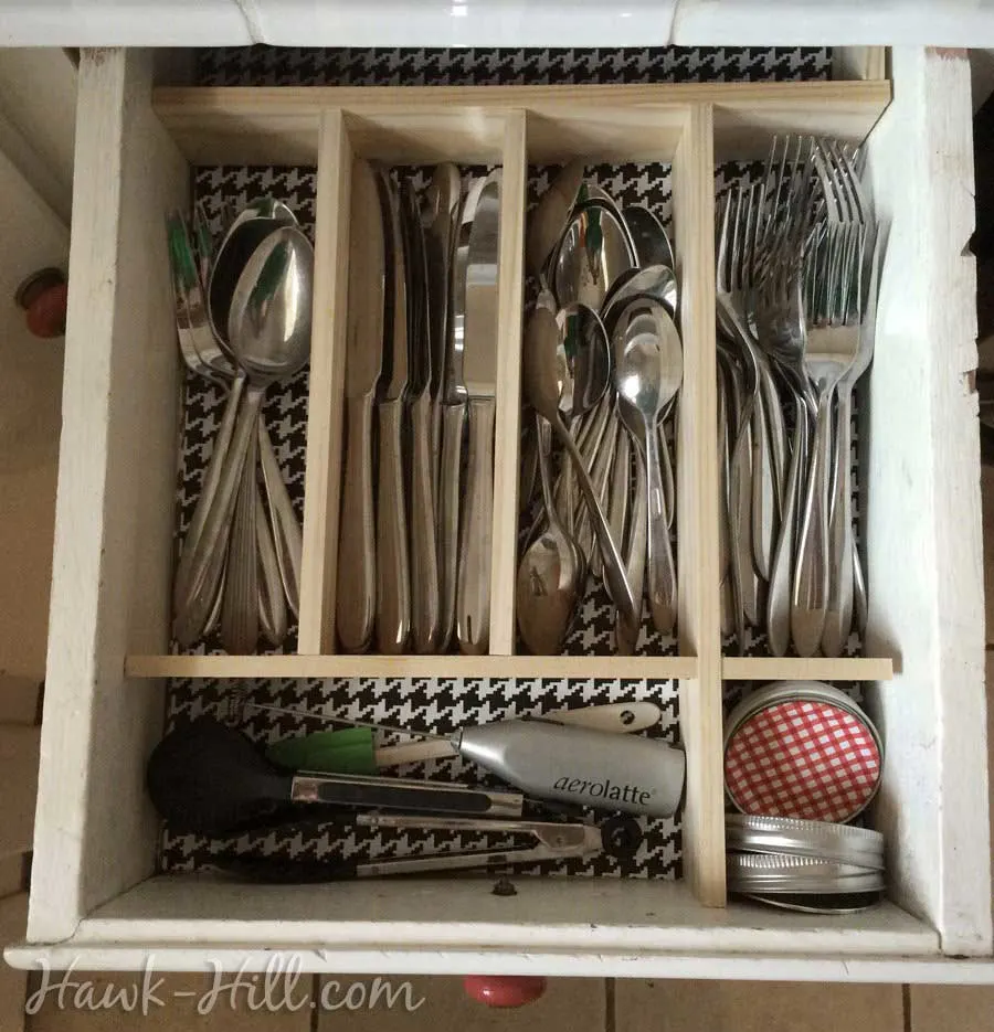 DIY Instructions to make kitchen drawer dividers: Hawk-Hill.com