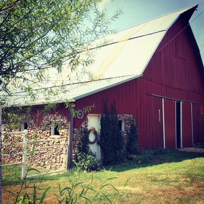 historic rock barn in carthage, MO