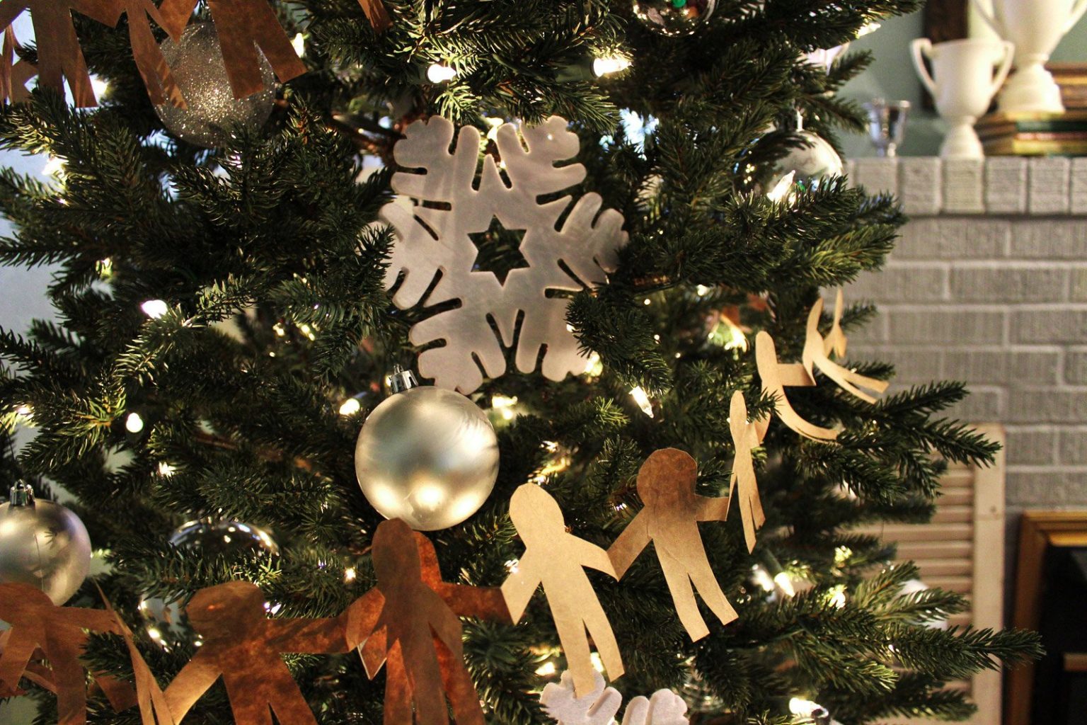 Paper Doll Chain Template & Instructions (Easy Christmas Garland Kids