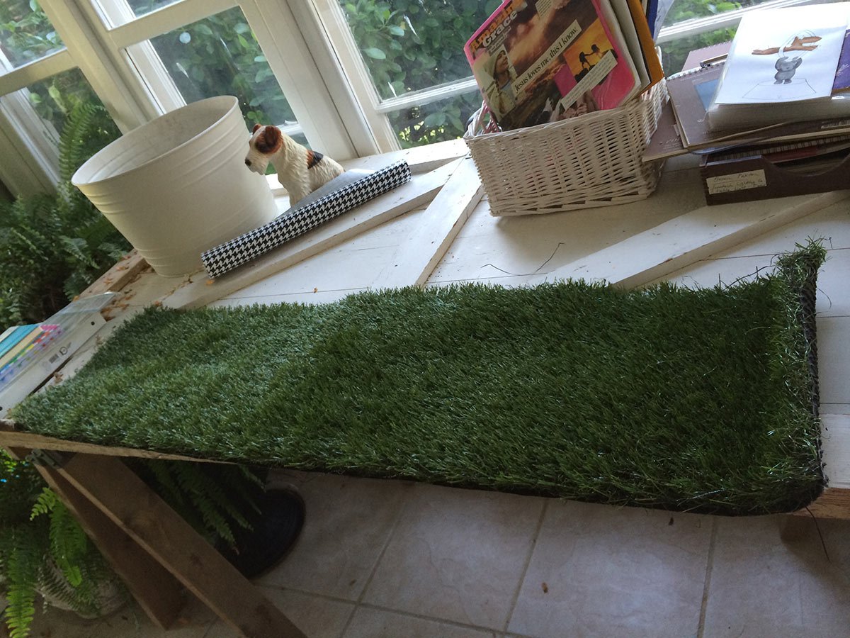 Synthetic Pads for Chicken Coop Laying Box Grass Pads 12in x 12in Rural365 Nesting Box Pads Artificial Turf Square 