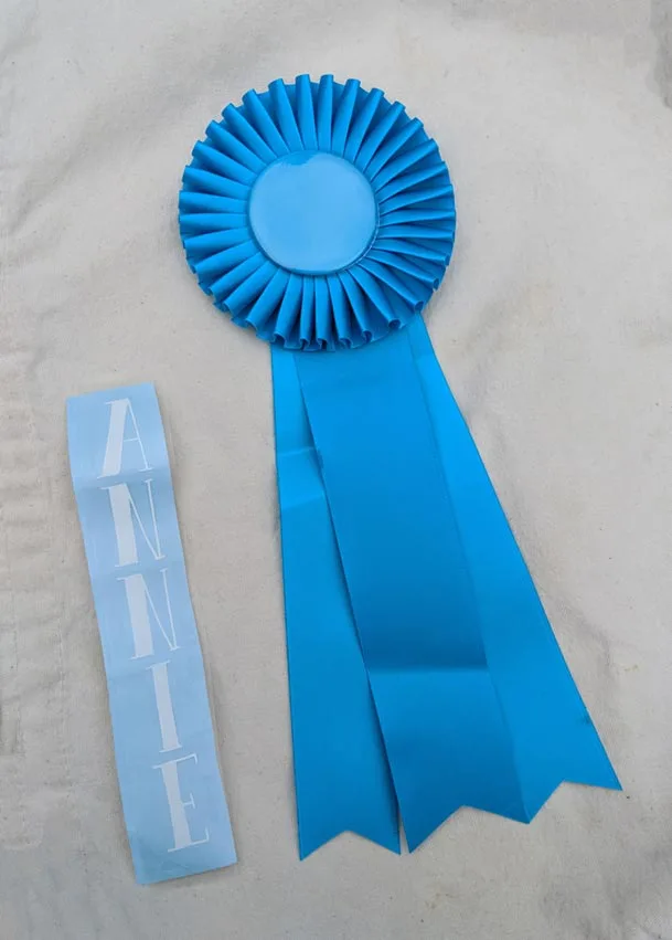 personalizing an award ribbon step by step