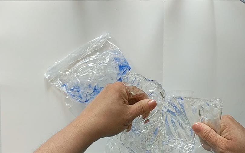 Creating a resin sculpture wish splashing water effect