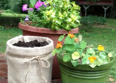 How to turn a 5 gallon bucket into a cute burlap planter