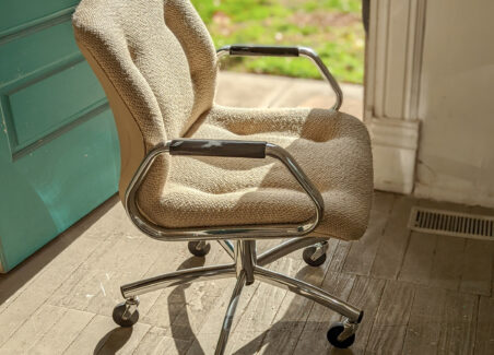 A vintage midcentury modern desk chair made by Steelcase office chairs.