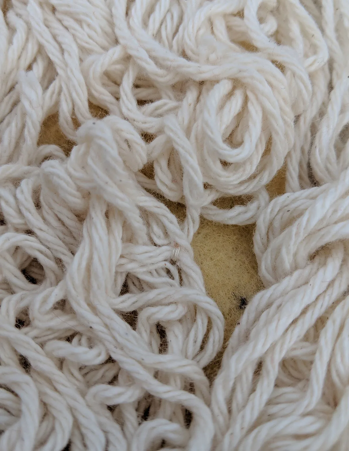 keeping play spaghetti yarn from tangling