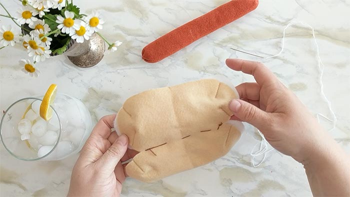 this felt food hot dog bun is easy to make